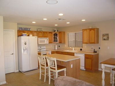 3rd image of 4182 E Stratford Pl