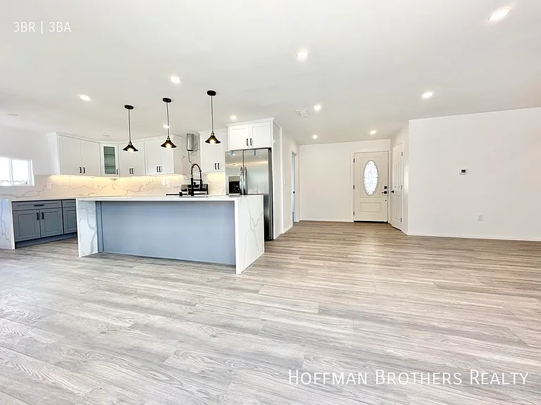 6243 Platt Ave — Photo 3