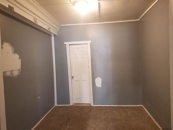 4th image of 605 2nd Ave