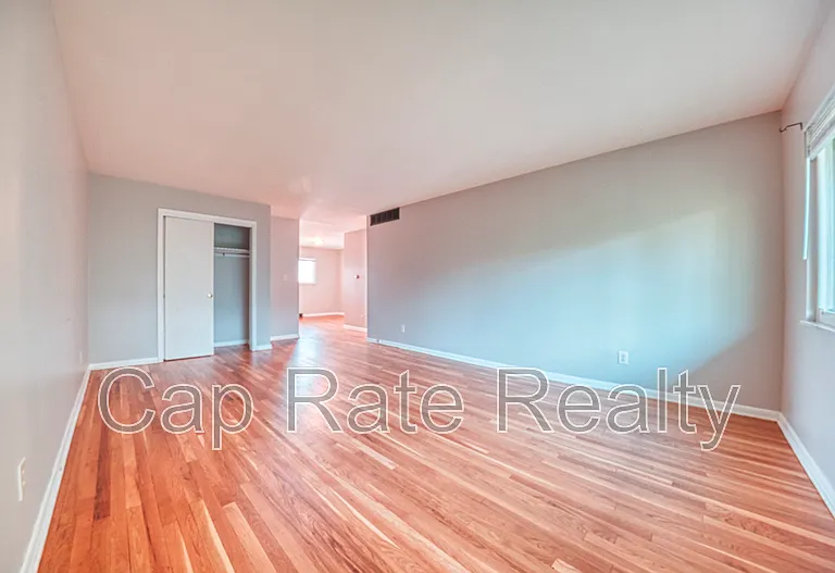 26 S Hampton Rd #D — Photo 2