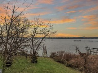 212 Riverside Dr, Baltimore, MD 21221