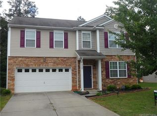 2208 Savannah Hills Dr, Matthews, NC 28105