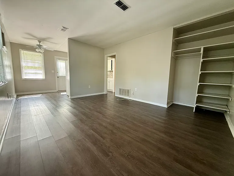 1237 Cottondale Rd — Photo 2