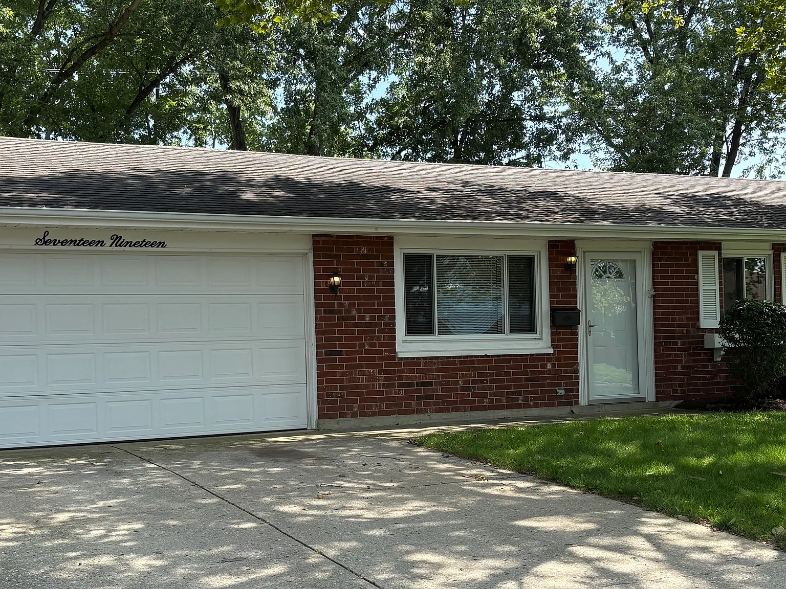4 bed, 1.5 bath, 1476 sqft, $1,675 — Photo 1