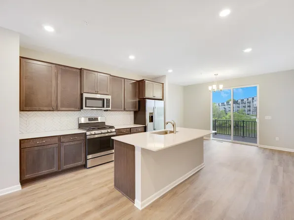 1565 Tompkins Ln, West Saint Paul, MN 55118