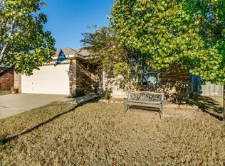6808 Meadow Oak Ct, Watauga, TX 76137