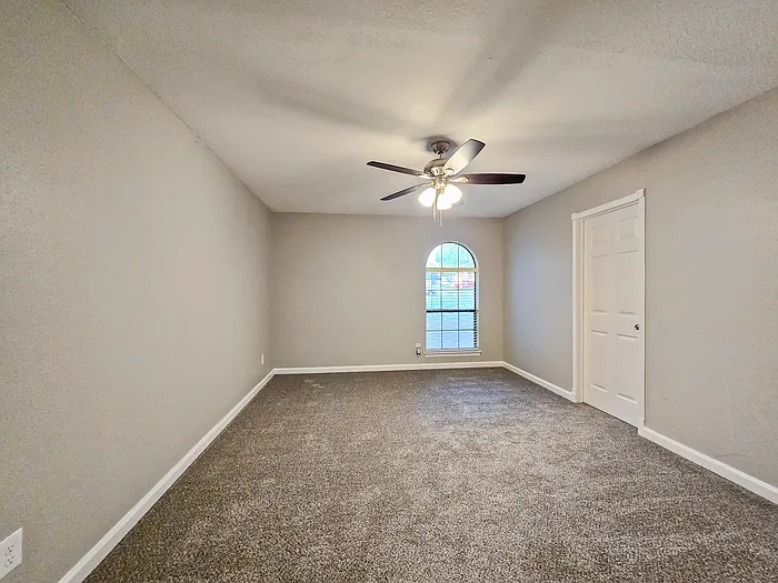1612 Cindy Ct — Photo 9