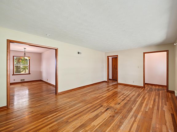 3rd image of 1709 Lewis St