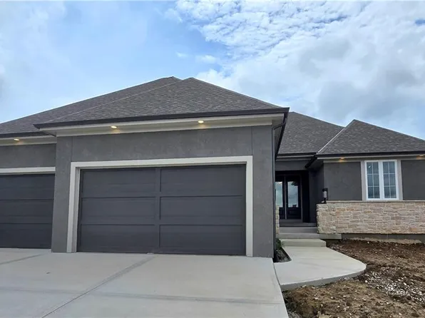 10401 W 151st Pl, Overland Park, KS 66221