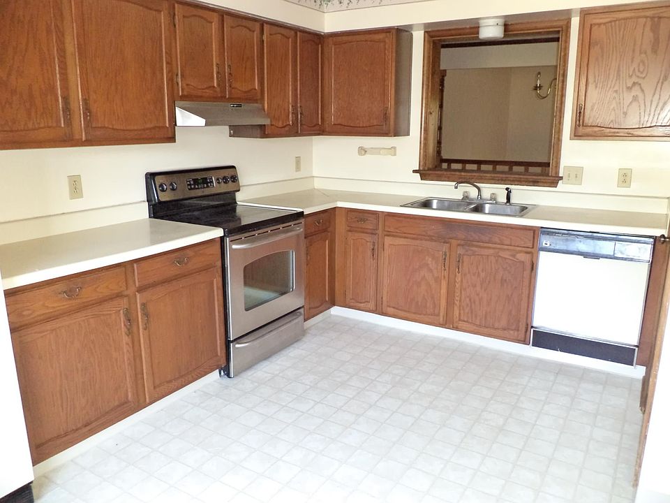 2nd image of 1534 Jameson Dr