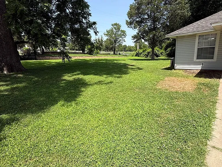 222 & 224 Cane Hill — Photo 2
