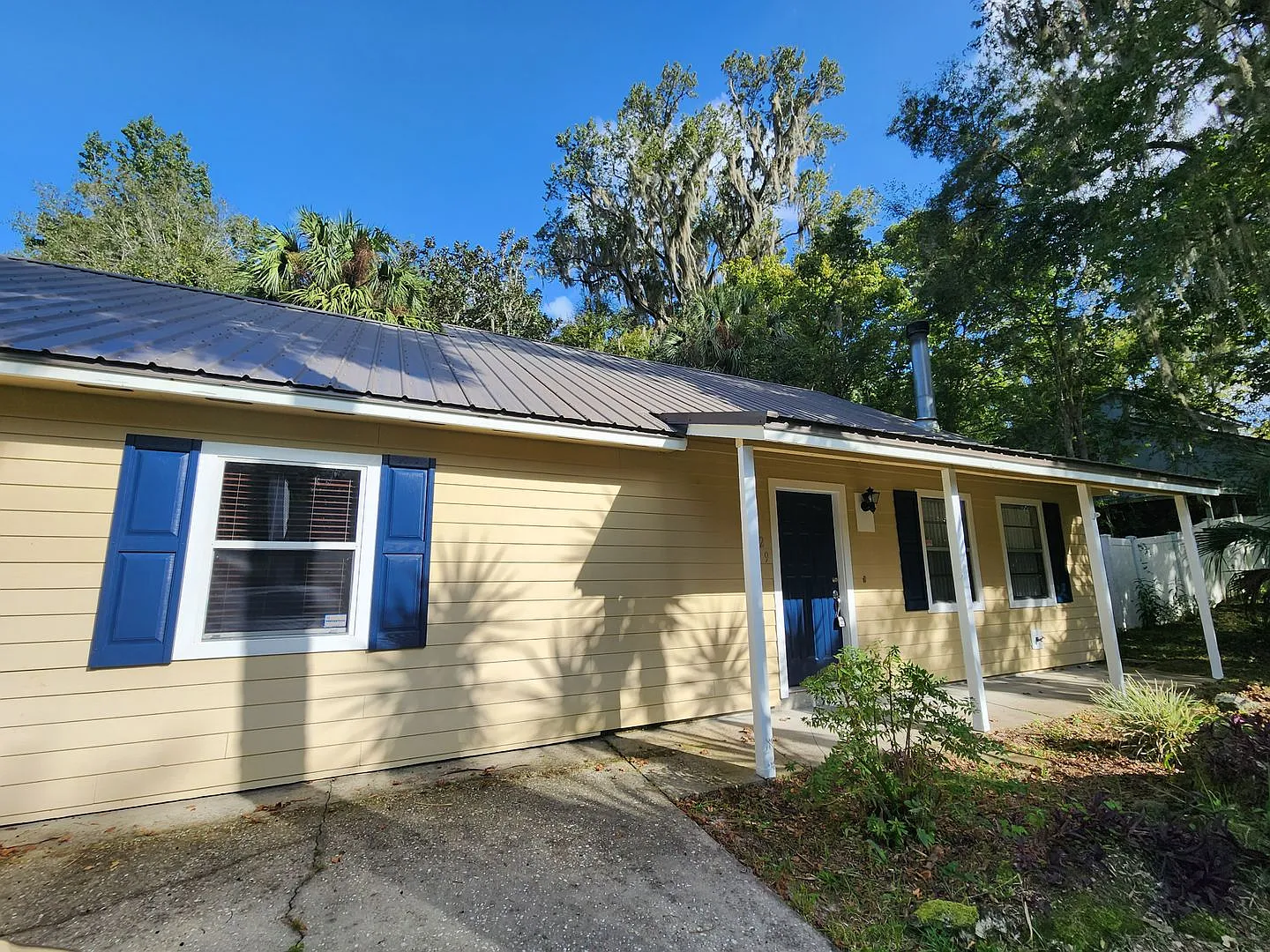For Rent 4 Bed 3 Bath Home — Photo 3