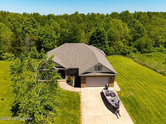 4th image of 444 Cedar Springs Dr
