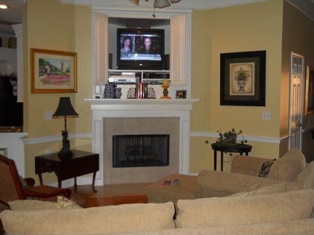 Family Rm/Fireplace