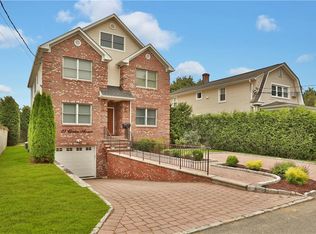 10 Clinton Ave, Pleasantville, NY 10570