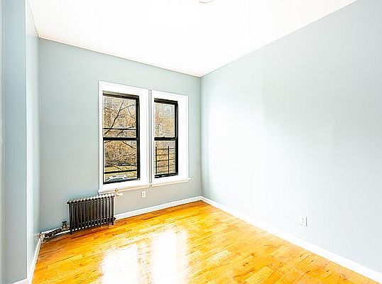 3rd image of 2007 Foster Ave #B5
