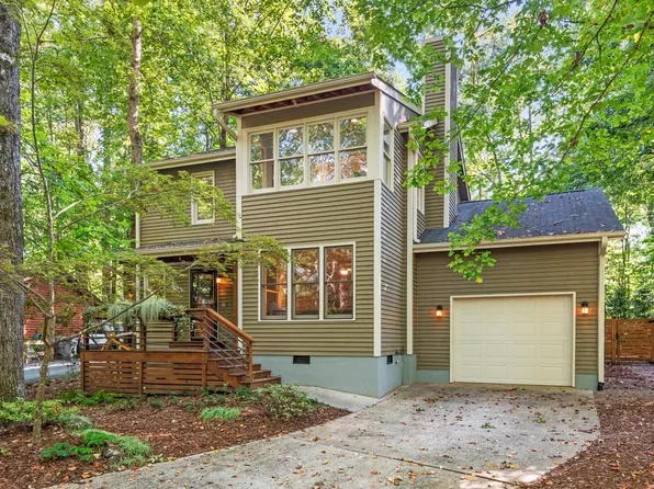 110 Creekview Cir, Carrboro, NC 27510