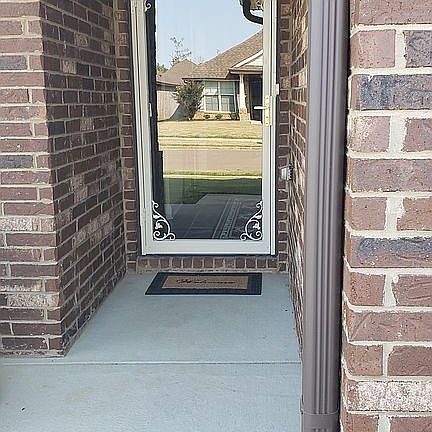2nd image of 7920 Allenwood Ln