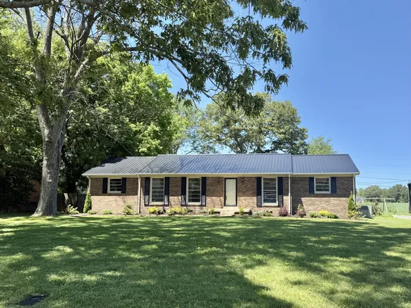 419 Sherwood Dr, Tullahoma, TN 37388