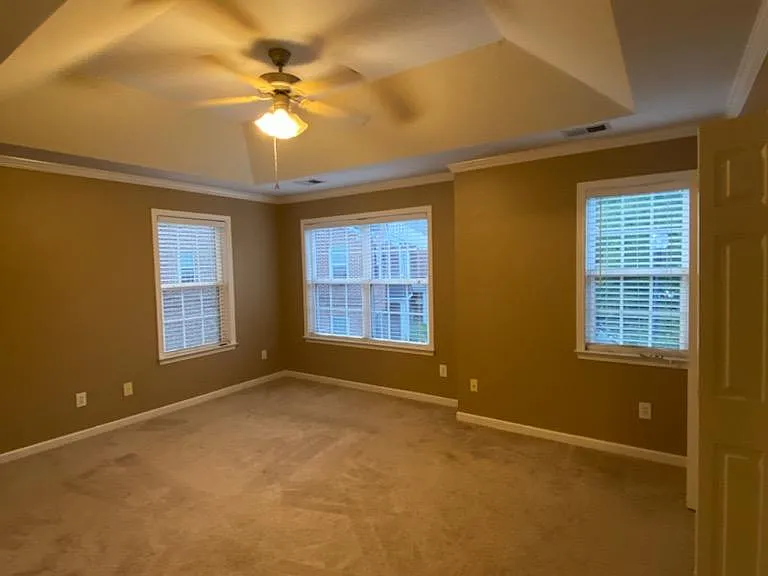 1714 Heights Cir NW — Photo 2