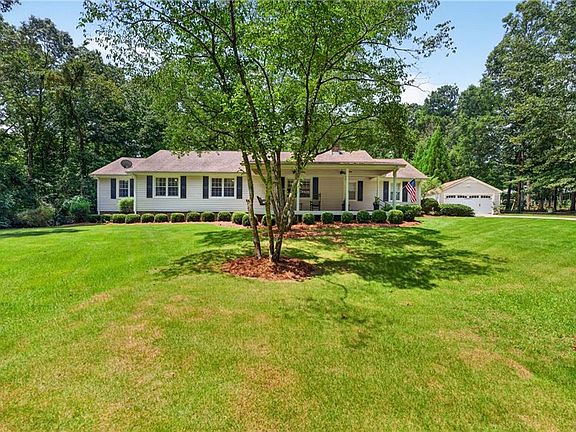 3rd image of 1240 Mein Mitchell Rd