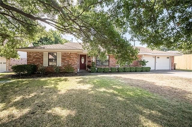 1st image of 3833 Wayland Dr