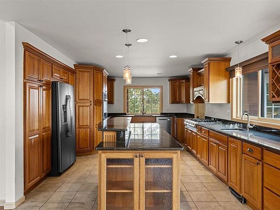 2nd image of 1010 Canyon Drive