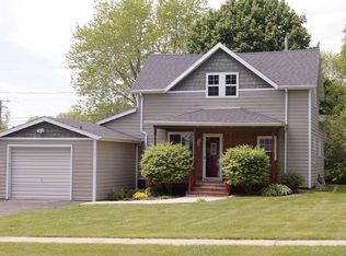 703 Connie Rd, Baraboo, WI 53913