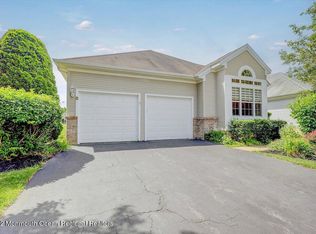 8 Henley Cir, Manchester, NJ