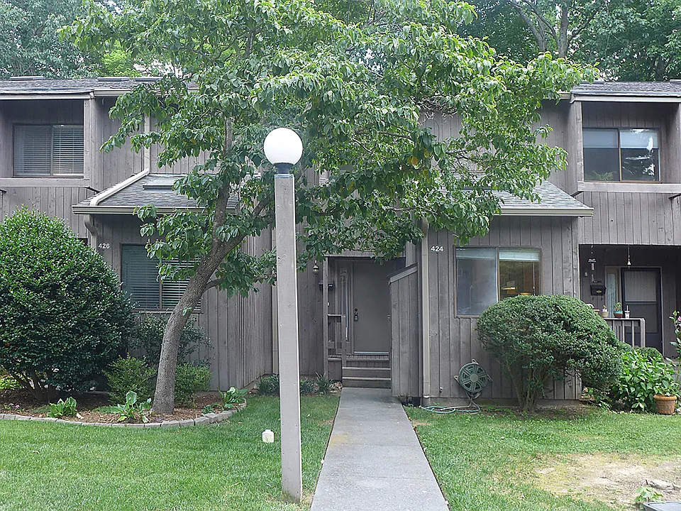 424 Fairoaks Cir