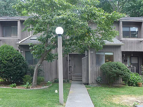 424 Fairoaks Cir Photo 1