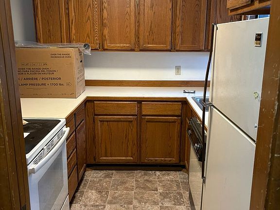 5th image of 885 3rd Ave NW #203