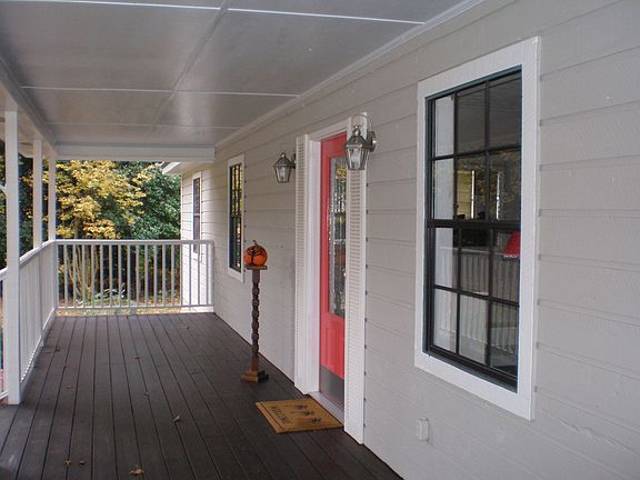 Gorgeous Front porch and entry