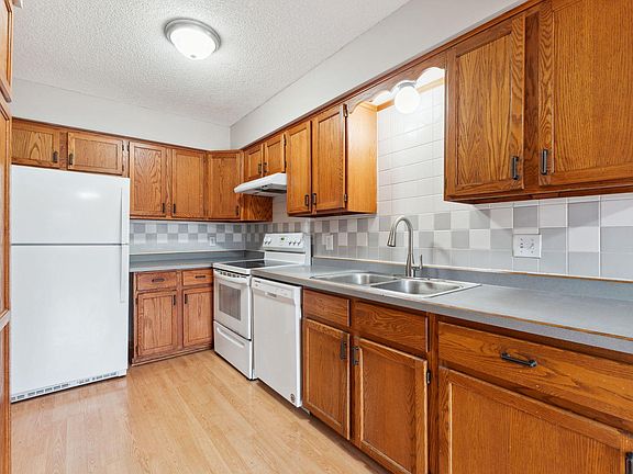 4th image of 12257 Taylor St NE