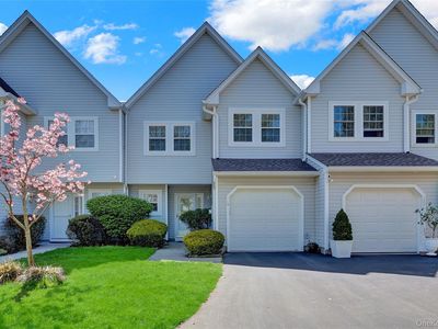 113 Erin Lane, East Setauket, NY, 11733