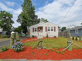75 Earl Ave, Riverside, RI 02915