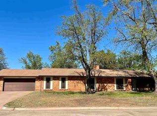 1301 Quail Creek Dr, Enid, OK 73703
