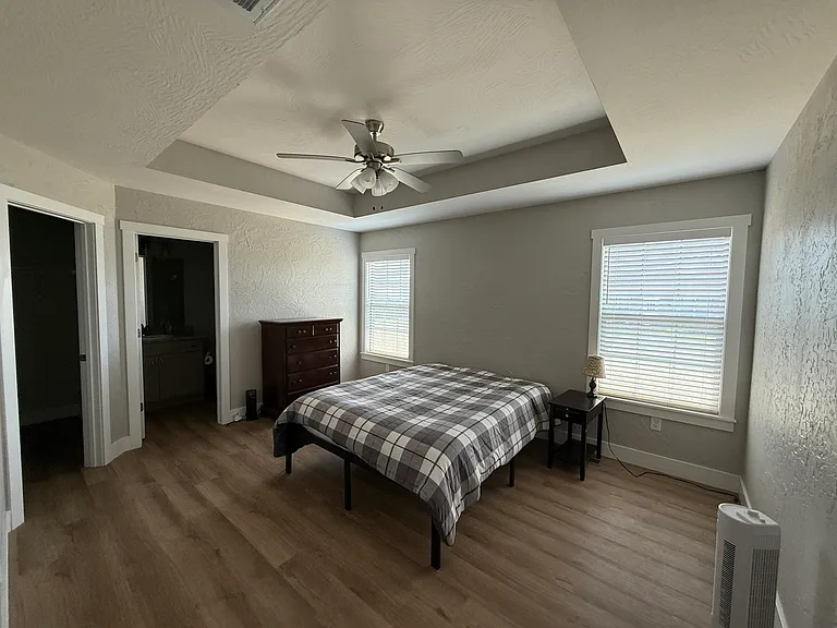 3860 W Riley St — Photo 7