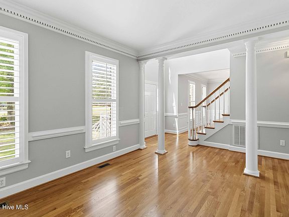 4th image of 4804 Saint Georges Drive N