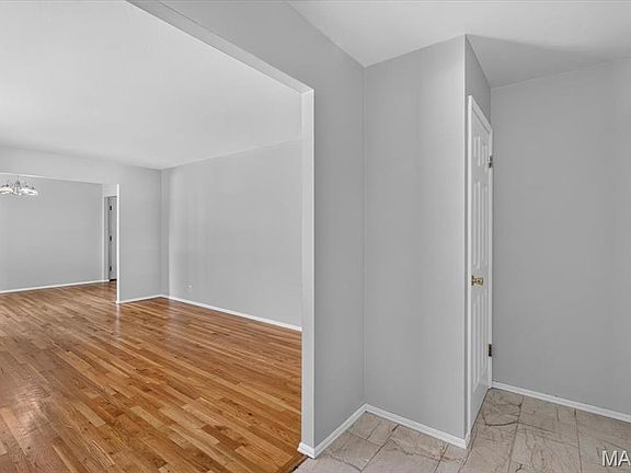 3rd image of 3041 Wintergreen Dr