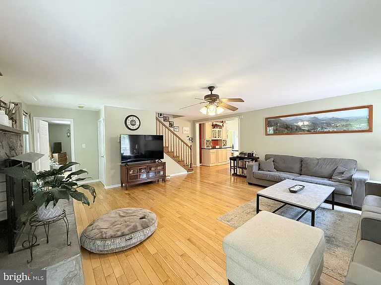 559 Holly Corner Rd — Photo 16