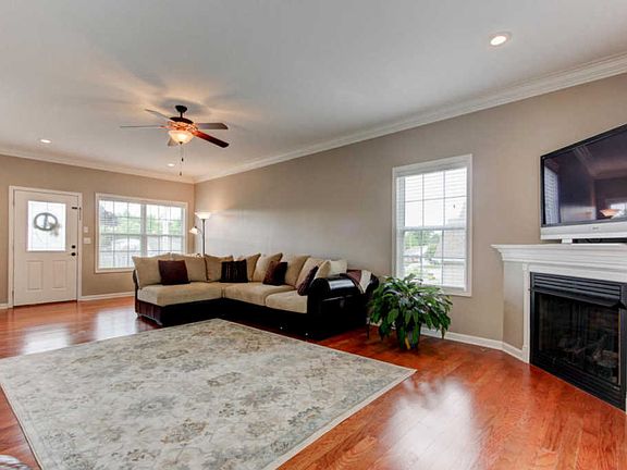 5th image of 8113 Broken Rock Ln