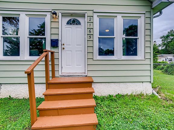5th image of 2165 Waukon Ave