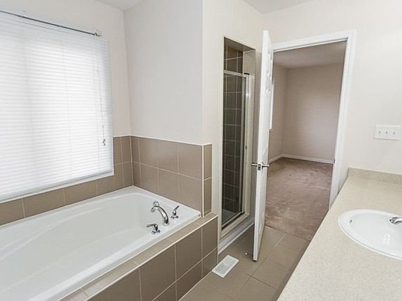 2nd image of 58 Bleasdale Ave