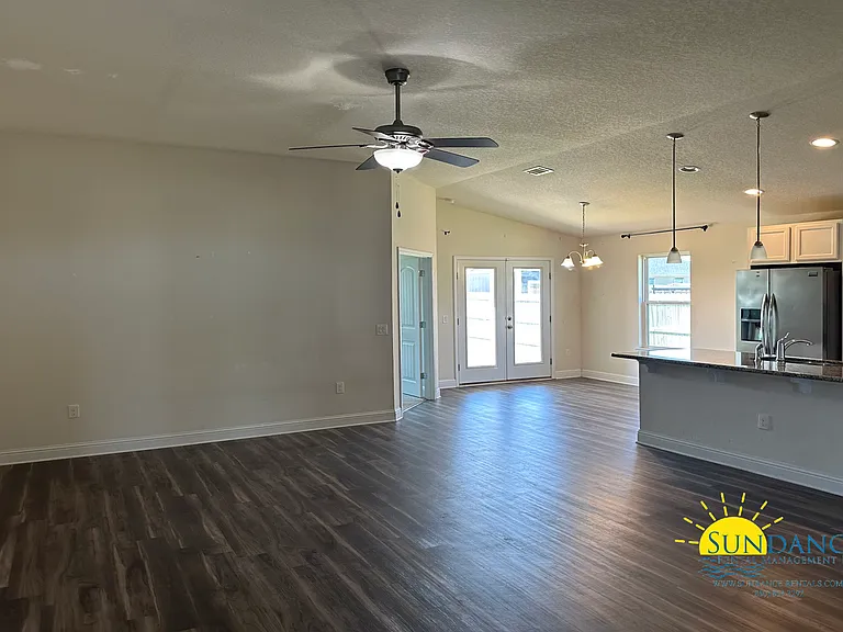 6367 Arbor Ln — Photo 2