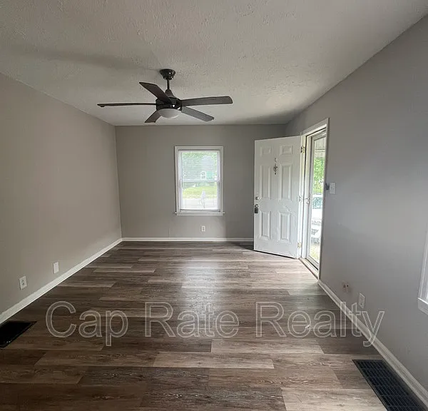 2769 McGuffey Rd — Photo 3