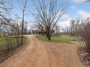 23216 Woodland Rd, Lakeville, MN 55044