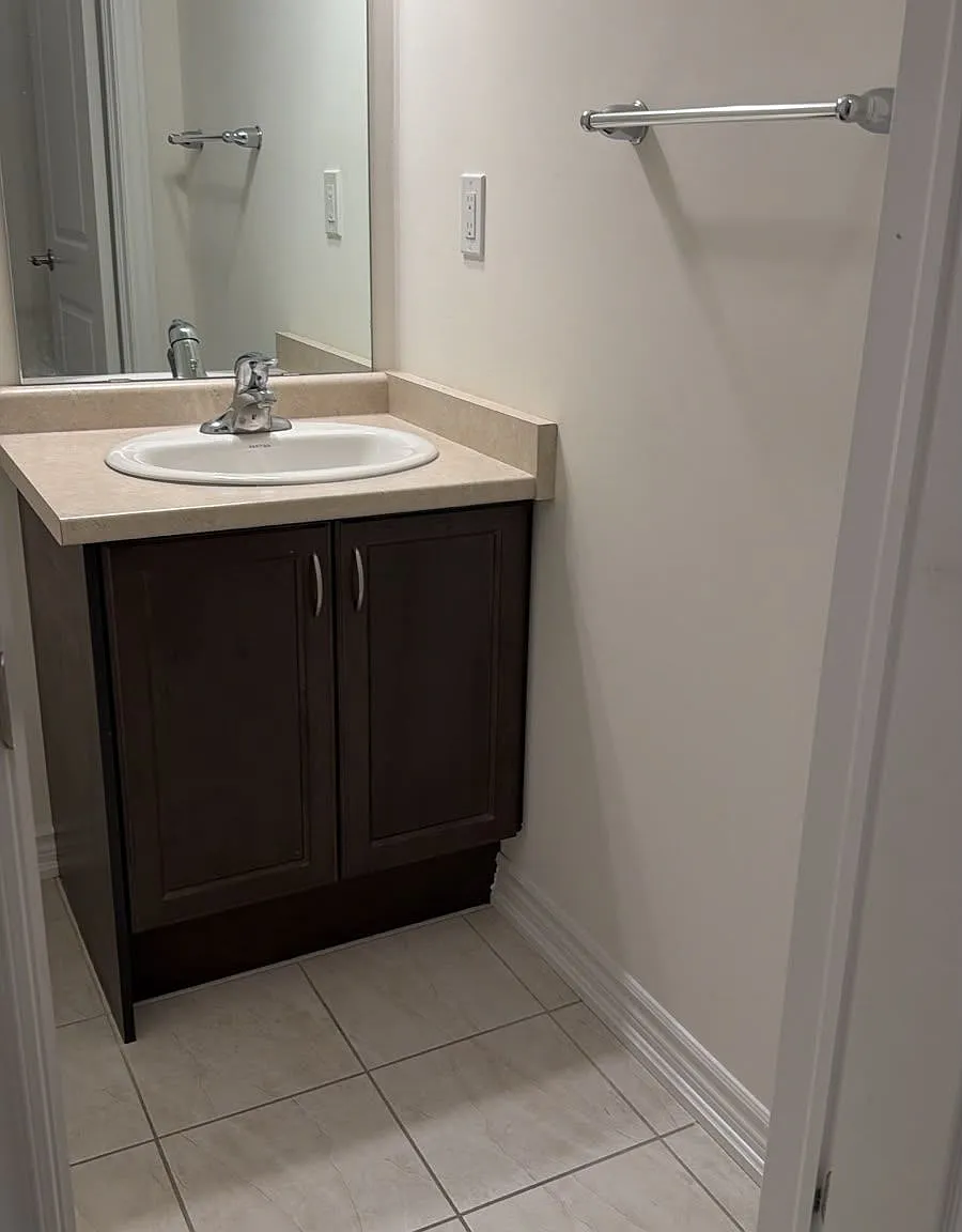 3 bed, $2,395 — Photo 2
