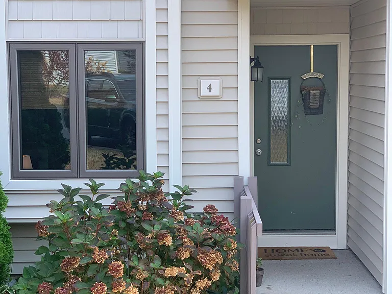 4 Turtle Bay Dr #4 — Photo 2