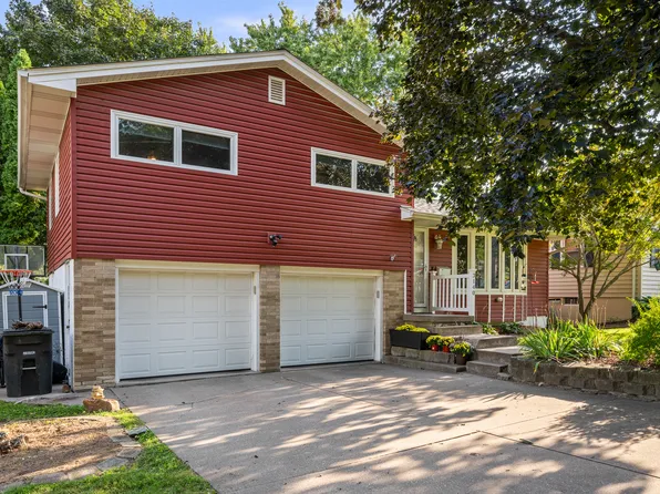 3140 11th Ave, Moline, IL 61265